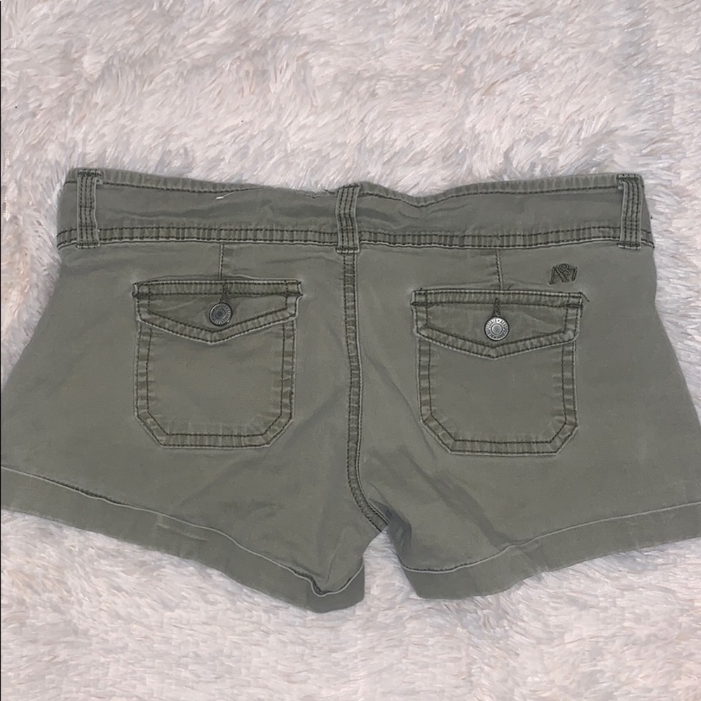 Shorts - Picture 3 of 3